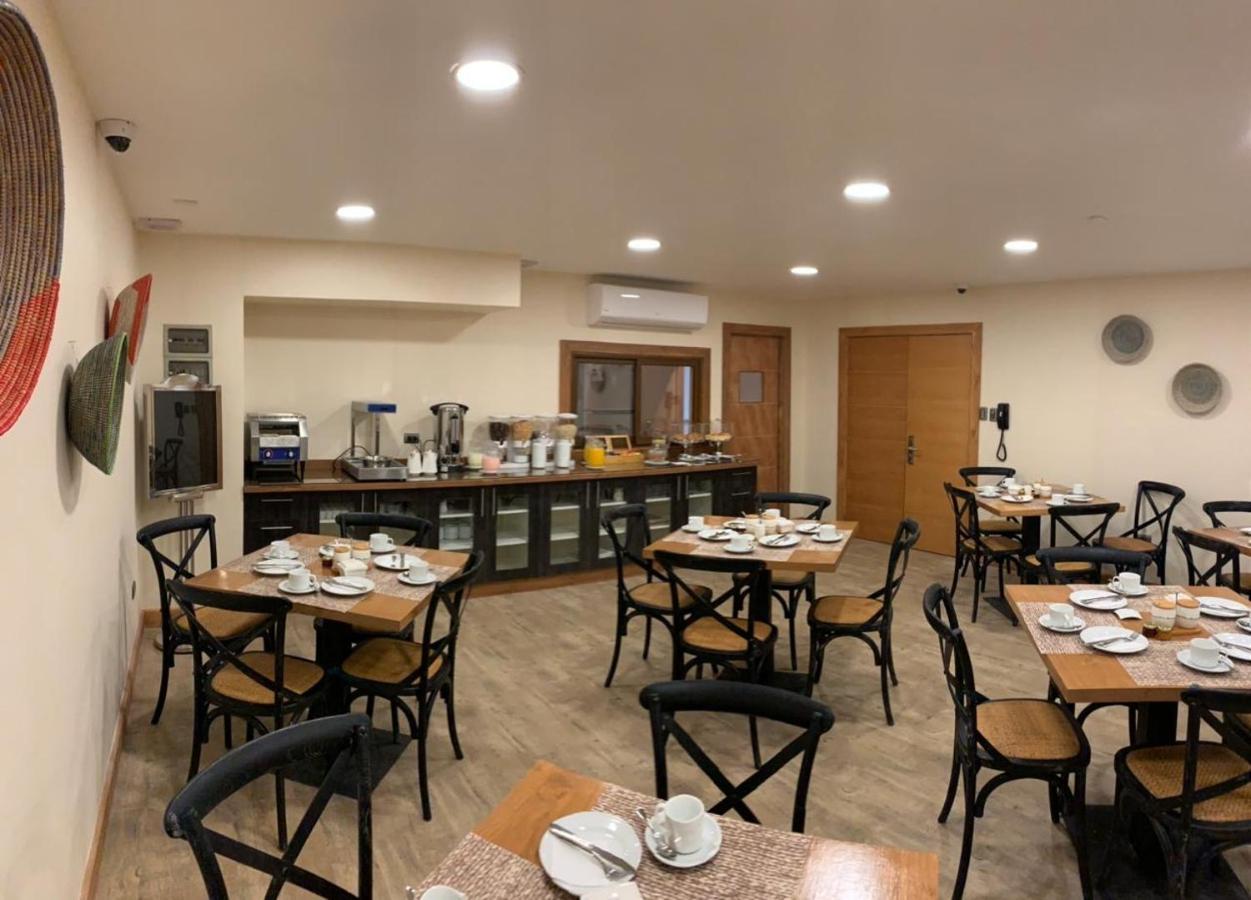 Entre Cumbres Apart Hotel Coyhaique Eksteriør bilde