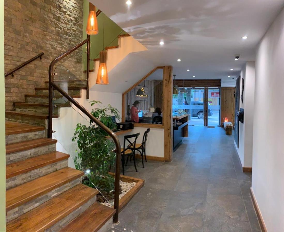 Entre Cumbres Apart Hotel Coyhaique Eksteriør bilde