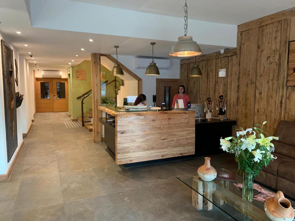 Entre Cumbres Apart Hotel Coyhaique Eksteriør bilde